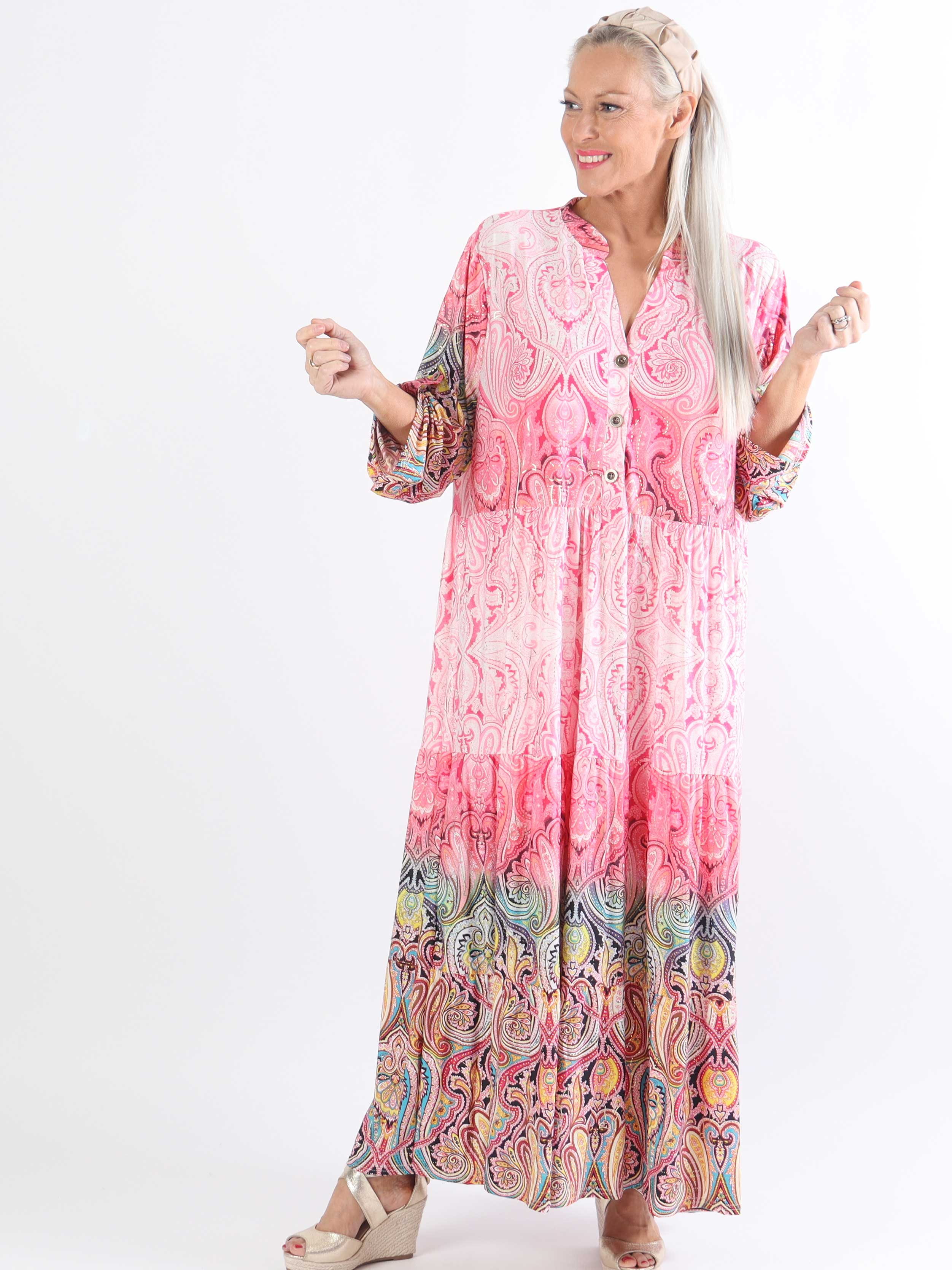 Milano Tamaria - Lång plus size-klänning med fint tryck i lager-på-lager-look